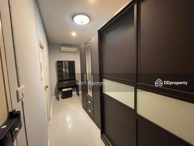 Sutthisan Road, Intersection 1, Din Daeng District, Din Daeng 10400, Bangkok, Thailand Sutthisan Road, Intersection 1, Din Daeng District, Din Daeng 10400, Bangkok, Thailand