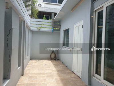 10110, Bangkok, Thailand 10110, Bangkok, Thailand