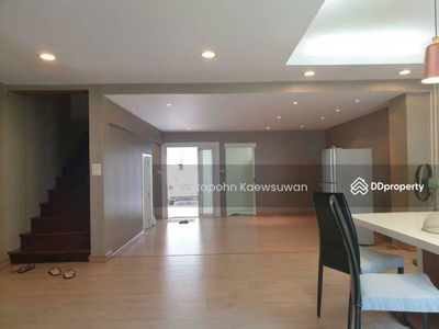 10110, Bangkok, Thailand 10110, Bangkok, Thailand