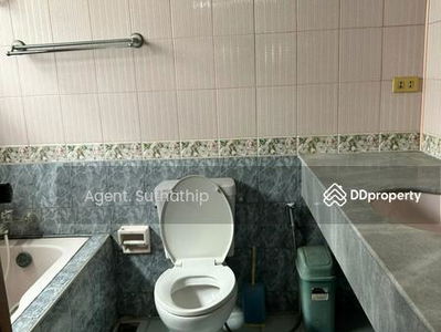 Rangsiya Village, Bangkok, Thailand Rangsiya Village, Bangkok, Thailand