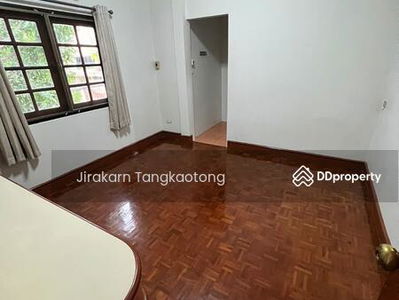 House for rent, 4 bedrooms, 5 bathrooms, 3 en-suite bathrooms. After Central Notification Ask for additional furniture for everything, Nonthaburi, Thailand House for rent, 4 bedrooms, 5 bathrooms, 3 en-suite bathrooms. After Central Notification Ask for additional furniture for everything, Nonthaburi, Thailand