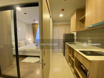 Chewathai Pinklao, Bangkok, Thailand Chewathai Pinklao, Bangkok, Thailand