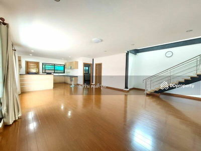 Single house in Bang Phra, near Central Sriracha, Chon Buri, Thailand Single house in Bang Phra, near Central Sriracha, Chon Buri, Thailand