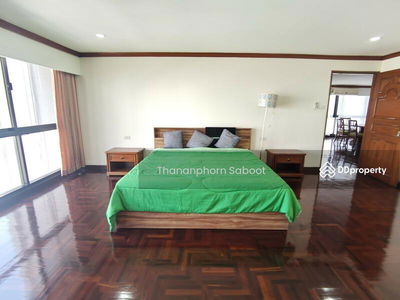 Rishi Court, Bangkok, Thailand Rishi Court, Bangkok, Thailand