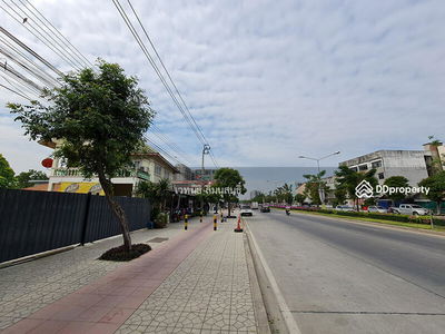 Land 290, Bangkok, Thailand Land 290, Bangkok, Thailand