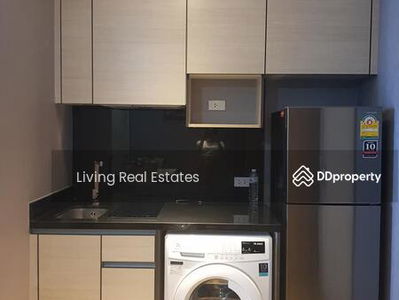 Park Origin Phrom Phong, Bangkok, Thailand Park Origin Phrom Phong, Bangkok, Thailand