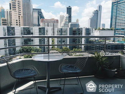 Lake Avenue Sukhumvit 16, Bangkok, Thailand Lake Avenue Sukhumvit 16, Bangkok, Thailand