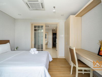 Bach Dang Street, Vietnam Bach Dang Street, Vietnam