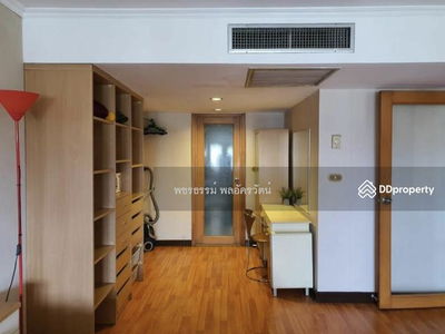 Omni Tower Sukhumvit Nana, Bangkok, Thailand Omni Tower Sukhumvit Nana, Bangkok, Thailand