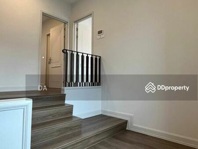 Nantawan Rama 9 New Krungthepkreetha, Bangkok, Thailand Nantawan Rama 9 New Krungthepkreetha, Bangkok, Thailand