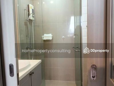 The Editor Vertical Village Sapankwai, Bangkok, Thailand The Editor Vertical Village Sapankwai, Bangkok, Thailand