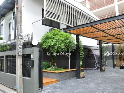 10110, Bangkok, Thailand 10110, Bangkok, Thailand