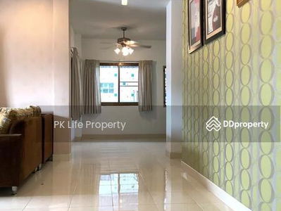 Housing in Ban Ratsada, Thailand Housing in Ban Ratsada, Thailand