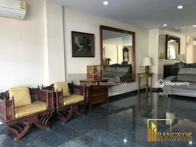 Townhouse in Compound, Bangkok, Thailand Townhouse in Compound, Bangkok, Thailand