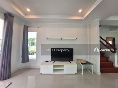 Housing in Ban Ratsada, Thailand Housing in Ban Ratsada, Thailand