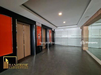 Thonglor Tower, Bangkok, Thailand Thonglor Tower, Bangkok, Thailand