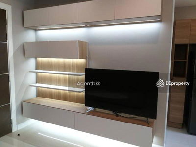 The Metropolis Samrong Interchange, Samut Prakan, Thailand The Metropolis Samrong Interchange, Samut Prakan, Thailand