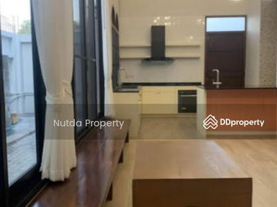 Single house Ratchaprarop, Bangkok, Thailand Single house Ratchaprarop, Bangkok, Thailand