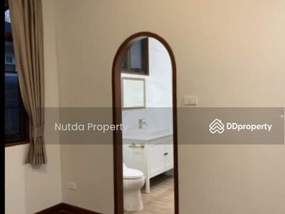 Single house Ratchaprarop, Bangkok, Thailand Single house Ratchaprarop, Bangkok, Thailand