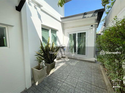 Mantana Lake Watcharapol, Bangkok, Thailand Mantana Lake Watcharapol, Bangkok, Thailand