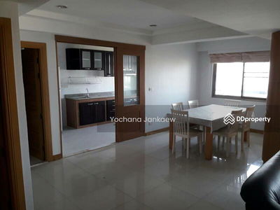 Royal Castle Sukhumvit, Bangkok, Thailand Royal Castle Sukhumvit, Bangkok, Thailand