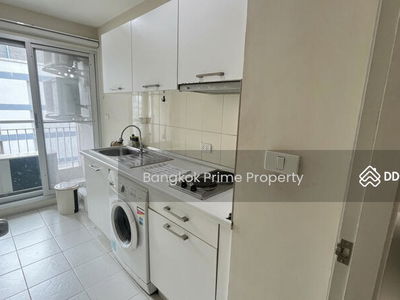 Life @ Sathorn 10, Bangkok, Thailand Life @ Sathorn 10, Bangkok, Thailand