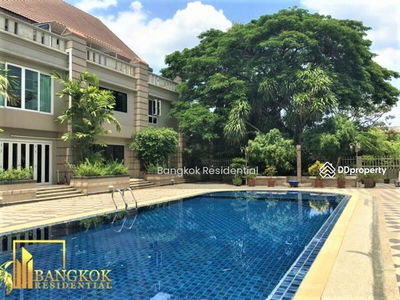 Townhouse in Compound, Bangkok, Thailand Townhouse in Compound, Bangkok, Thailand