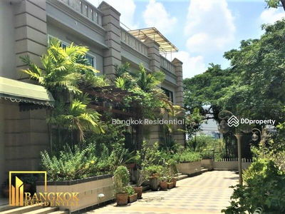 Townhouse in Compound, Bangkok, Thailand Townhouse in Compound, Bangkok, Thailand