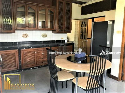 Townhouse in Compound, Bangkok, Thailand Townhouse in Compound, Bangkok, Thailand