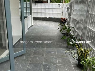 Large 3-Bedroom House, Bangkok, Thailand Large 3-Bedroom House, Bangkok, Thailand