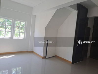 Sang Tawan Village, Pathum Thani, Thailand Sang Tawan Village, Pathum Thani, Thailand