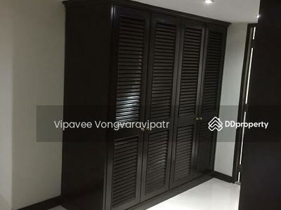 Omni Tower Sukhumvit Nana, Bangkok, Thailand Omni Tower Sukhumvit Nana, Bangkok, Thailand