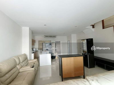 Townhome for rent Palm Hill Tiger Zoo, Sriracha, Chon Buri, Thailand Townhome for rent Palm Hill Tiger Zoo, Sriracha, Chon Buri, Thailand