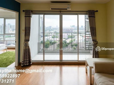 U Delight @ Jatujak Station, Bangkok, Thailand U Delight @ Jatujak Station, Bangkok, Thailand