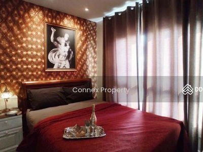 Ivy River, Bangkok, Thailand Ivy River, Bangkok, Thailand