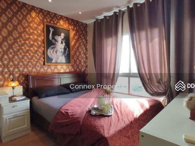 Ivy River, Bangkok, Thailand Ivy River, Bangkok, Thailand