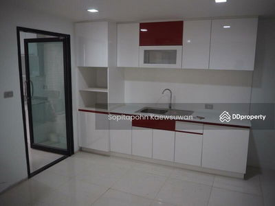 10110, Bangkok, Thailand 10110, Bangkok, Thailand