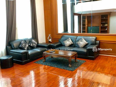 Large 4-Br Townhouse near BTS Thong Lor, Bangkok, Thailand Large 4-Br Townhouse near BTS Thong Lor, Bangkok, Thailand