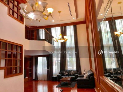 Large 4-Br Townhouse near BTS Thong Lor, Bangkok, Thailand Large 4-Br Townhouse near BTS Thong Lor, Bangkok, Thailand