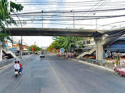 Niwa International School (1 km.), Bueng Thonglang Pittaya School (1 km.), Bangkok, Thailand Niwa International School (1 km.), Bueng Thonglang Pittaya School (1 km.), Bangkok, Thailand