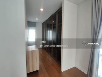 Burasiri Panyaintra, Bangkok, Thailand Burasiri Panyaintra, Bangkok, Thailand