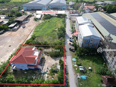 80127 - Large detached house for rent, area 1 rai, meets the needs of commerce or a large family, Chalong Krung Road, Bangkok., Thailand 80127 - Large detached house for rent, area 1 rai, meets the needs of commerce or a large family, Chalong Krung Road, Bangkok., Thailand