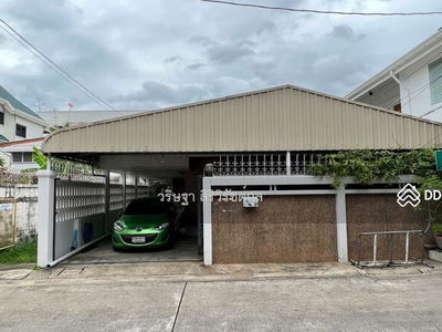 For rent: Land with buildings. Soi Aree Samphan 7, area 155 sq m., excellent location, Bangkok, Thailand For rent: Land with buildings. Soi Aree Samphan 7, area 155 sq m., excellent location, Bangkok, Thailand
