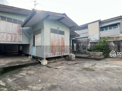 For rent: Land with buildings. Soi Aree Samphan 7, area 155 sq m., excellent location, Bangkok, Thailand For rent: Land with buildings. Soi Aree Samphan 7, area 155 sq m., excellent location, Bangkok, Thailand