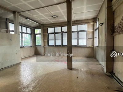 For rent: Land with buildings. Soi Aree Samphan 7, area 155 sq m., excellent location, Bangkok, Thailand For rent: Land with buildings. Soi Aree Samphan 7, area 155 sq m., excellent location, Bangkok, Thailand