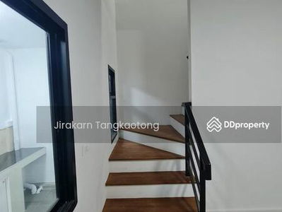 Phattharawan Village, 3 bedrooms, 3 bathrooms, 3 air conditioners, Nonthaburi, Thailand Phattharawan Village, 3 bedrooms, 3 bathrooms, 3 air conditioners, Nonthaburi, Thailand