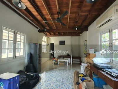 10400, Bangkok, Thailand 10400, Bangkok, Thailand