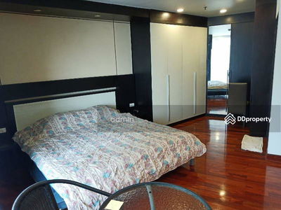 Urbana Langsuan, Bangkok, Thailand Urbana Langsuan, Bangkok, Thailand