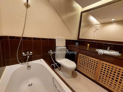 Esmeralda Apartments, Bangkok, Thailand Esmeralda Apartments, Bangkok, Thailand