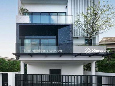 Premium 4-Bedroom House, Bangkok, Thailand Premium 4-Bedroom House, Bangkok, Thailand